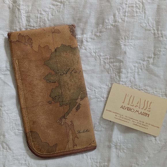 Alviero Martini 1A Classe Geo Eyeglass Case - Picture 5 of 8